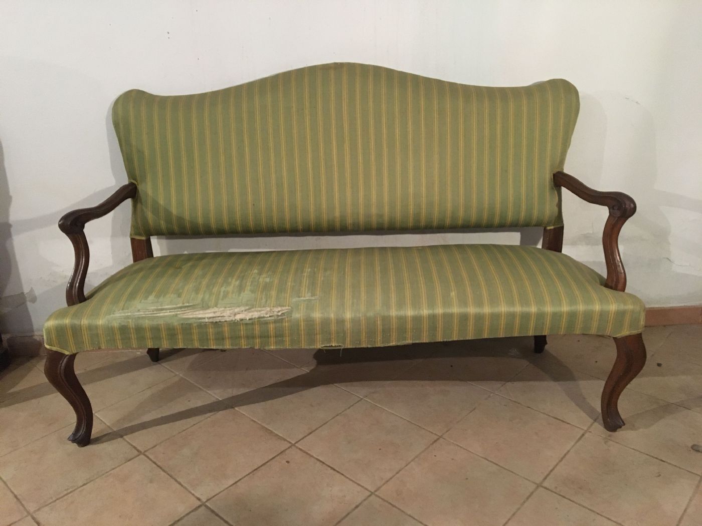 Sofa Luigi XV, 18. Jh., Nussbaum, 165 x 120 H